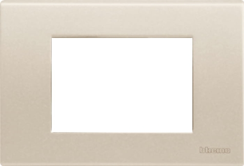 VP14653.02 Ramka gniazda kremowy.jpg