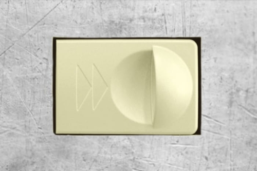 Gniazdo ssące Universal kremowe.jpg